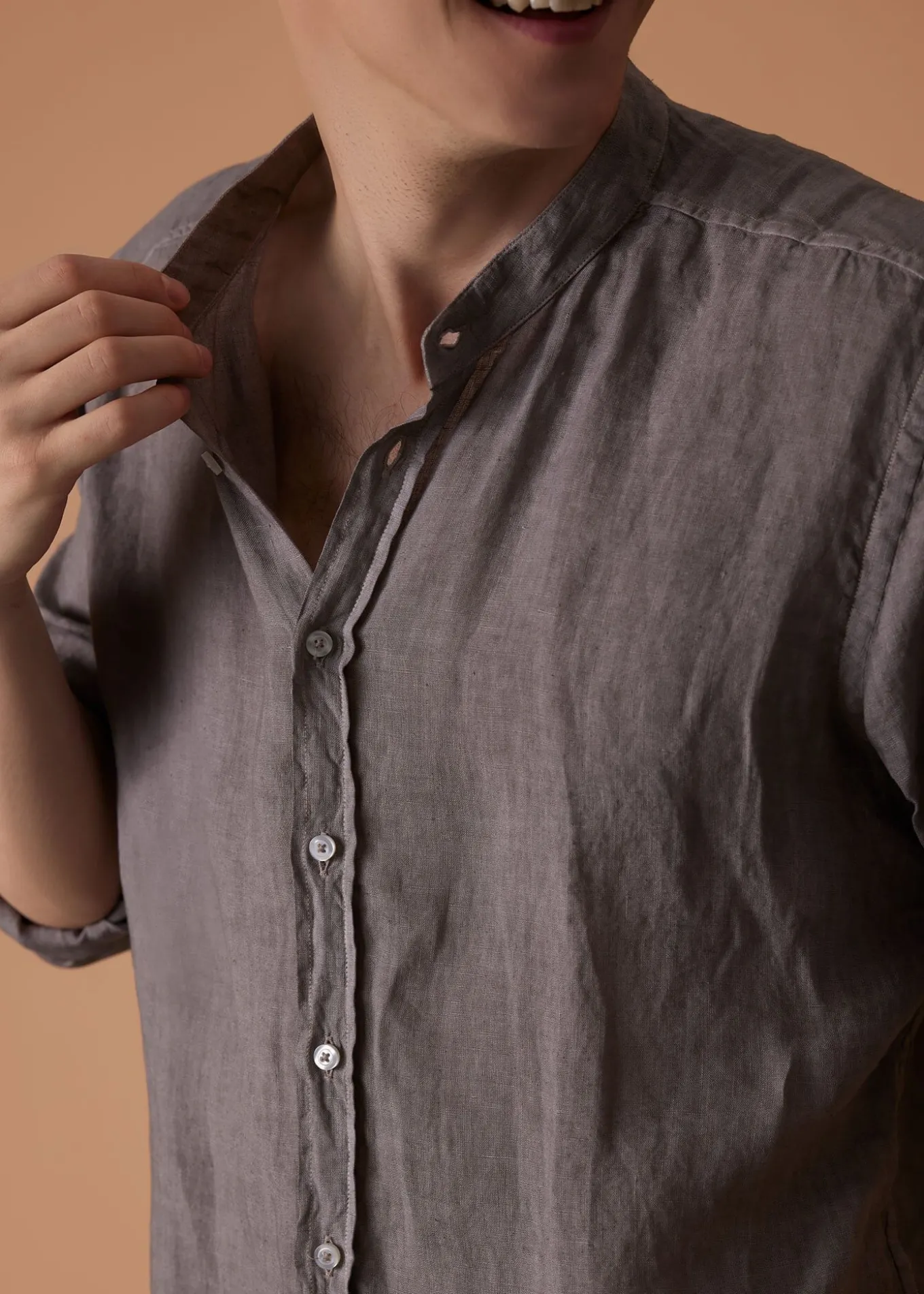 band_collar_washed_linen__3.webp Band Collar Washed Linen Shirt
