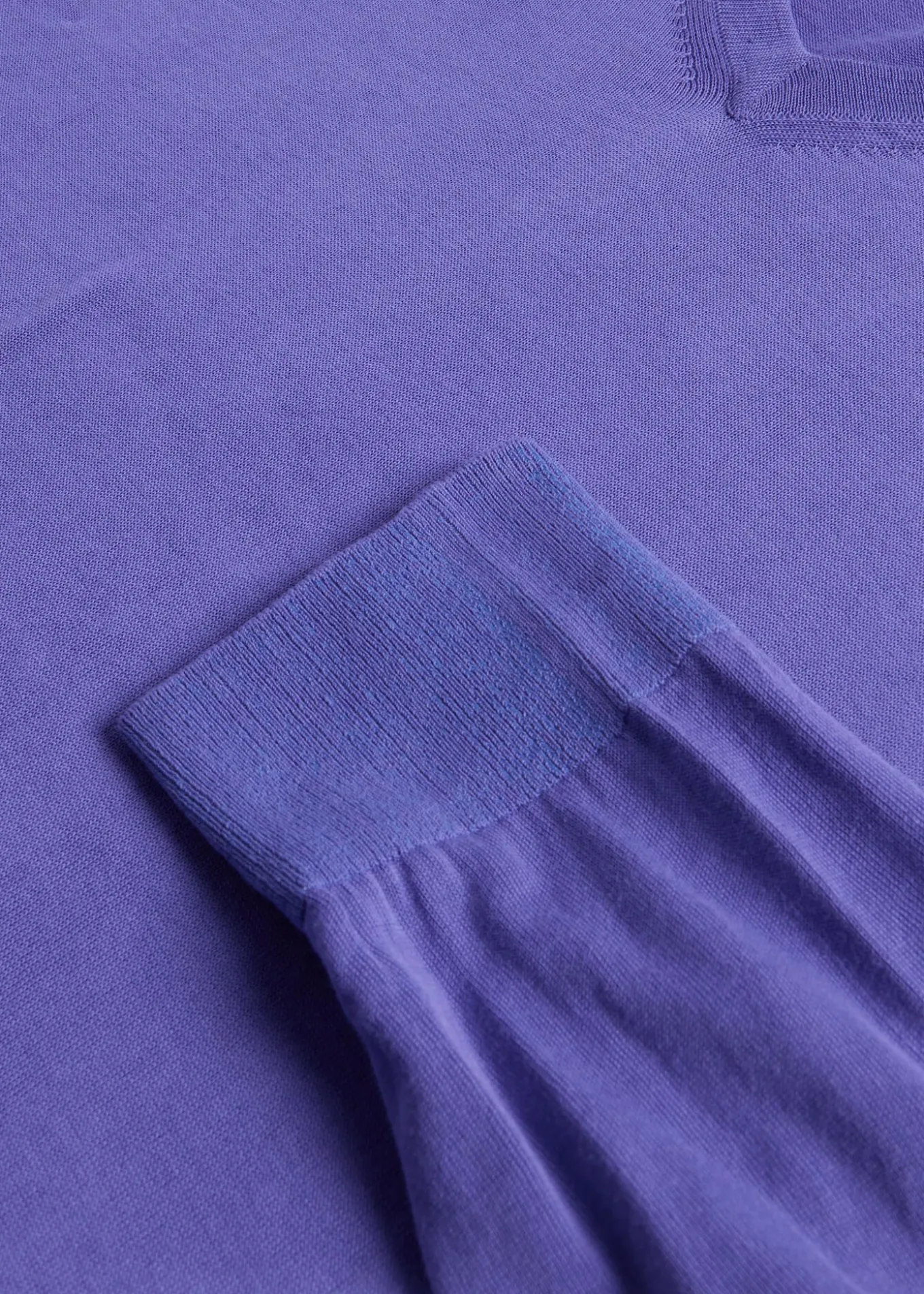fine_gauge_cotton_vneck_s_2-1.webp Fine Gauge Cotton V-Neck Sweater