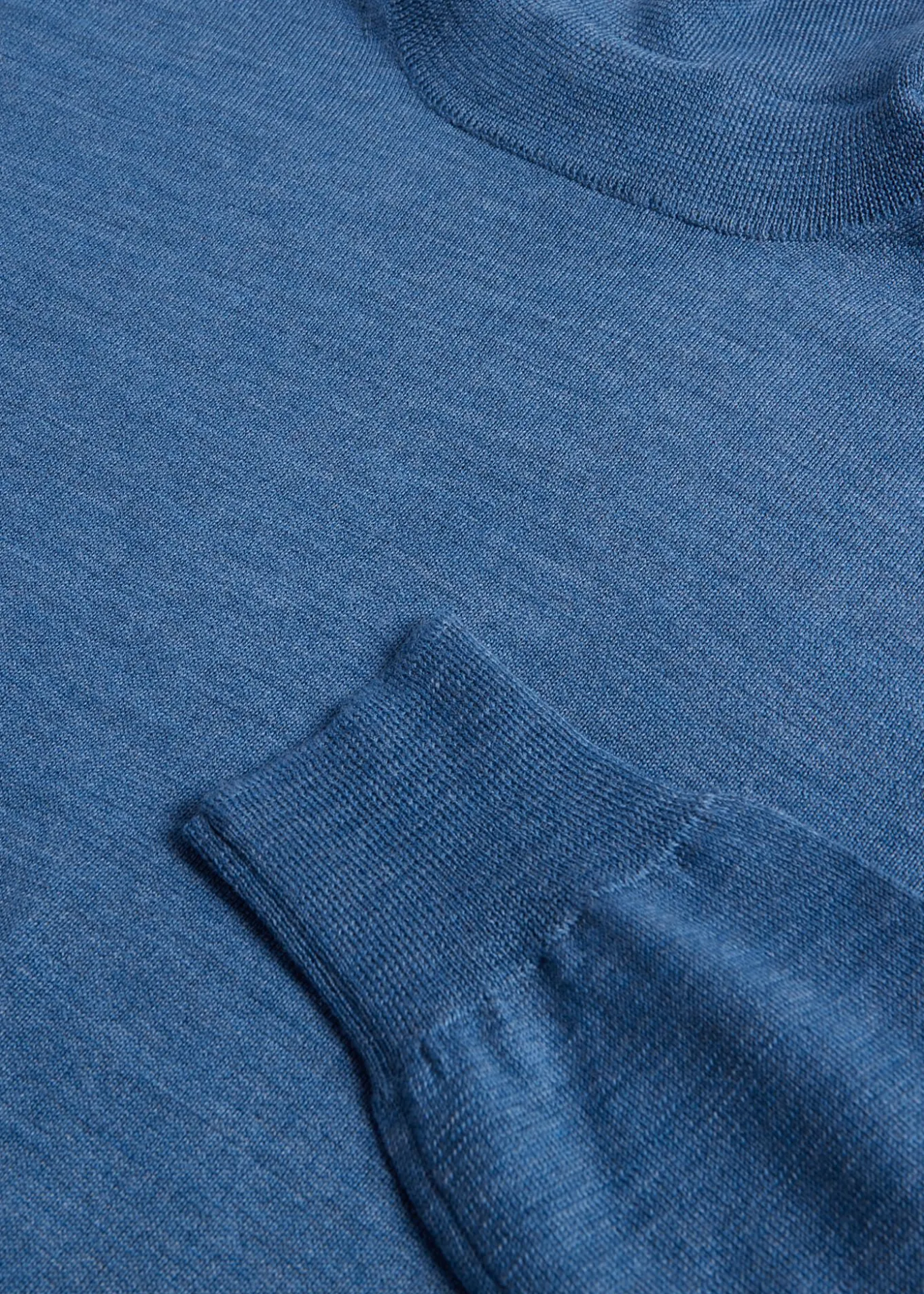 merino_wool_turtleneck_1-1.webp Merino Wool Turtleneck