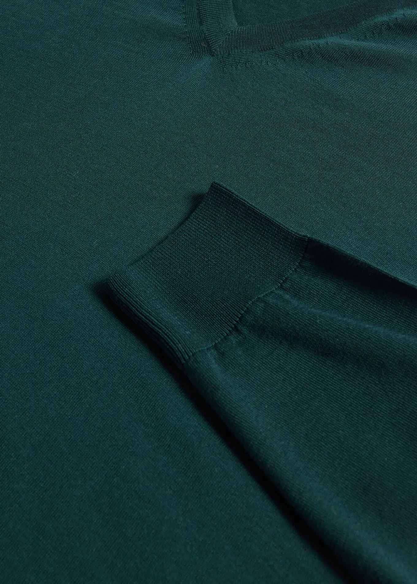 merino_wool_vneck_sweater_1.webp Merino Wool V-neck Sweater