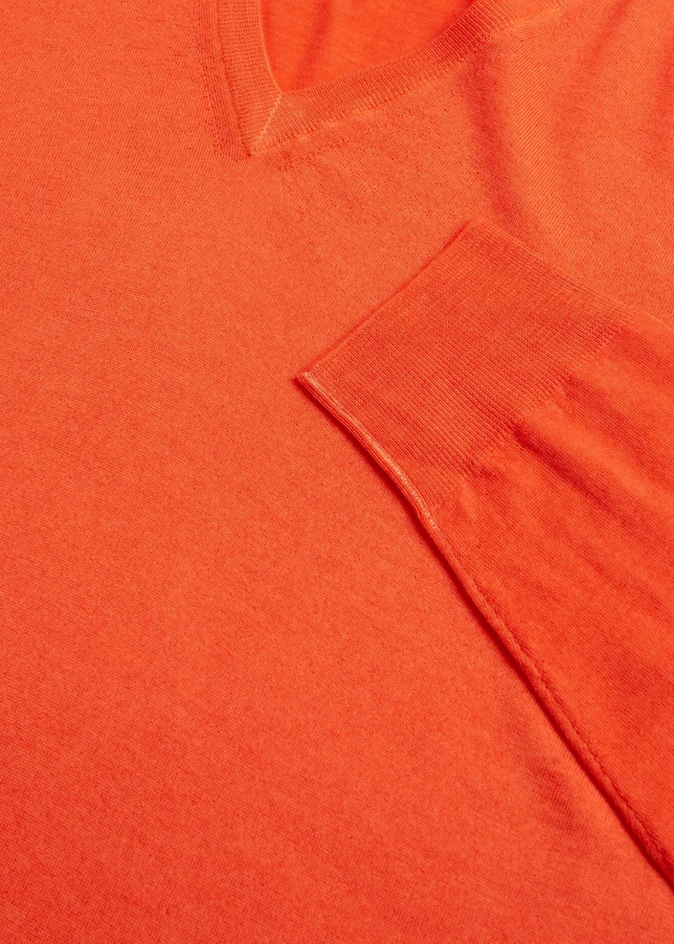 merino_wool_watercolor_vn_1.webp Merino Wool Watercolor V-Neck Sweater