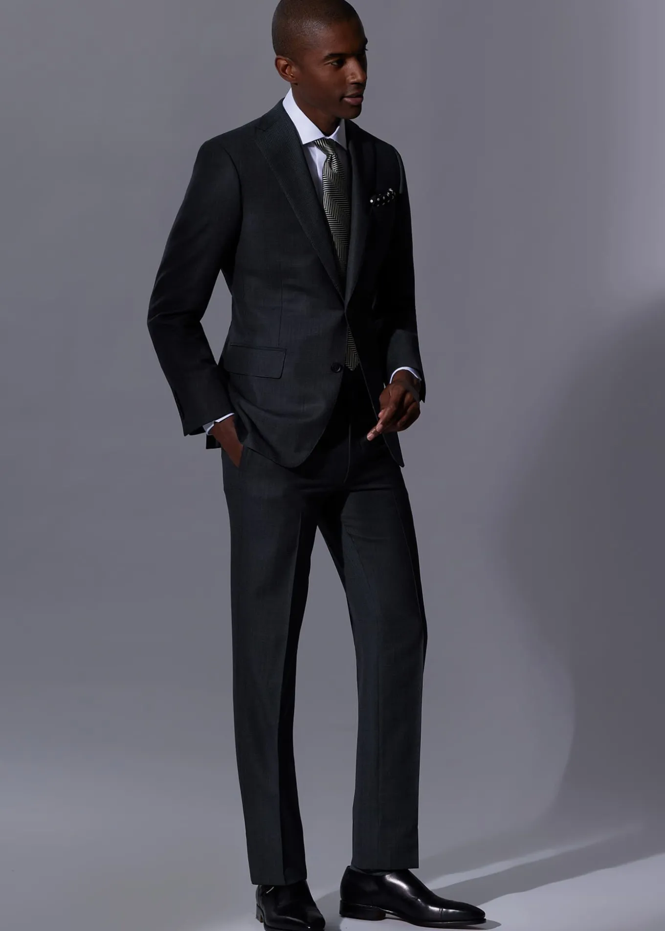 nailhead_paul_suit_1-1.webp Nailhead Paul Suit