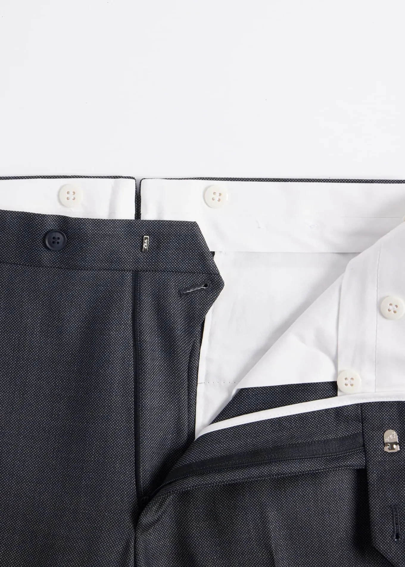 nailhead_paul_suit_7.webp Nailhead Paul Suit