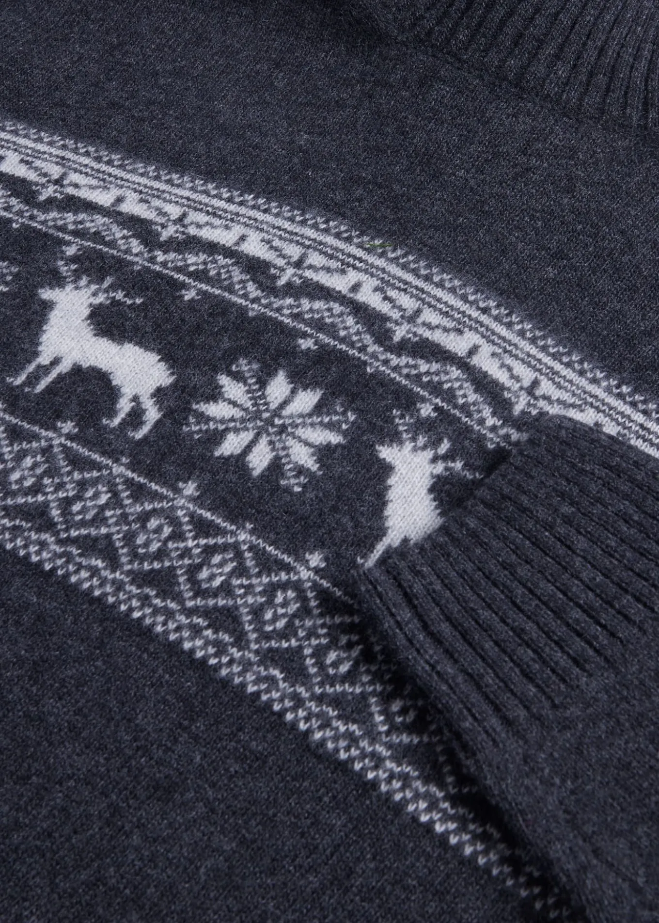 reindeer__snowflake_turtl_3.webp Reindeer & Snowflake Turtleneck