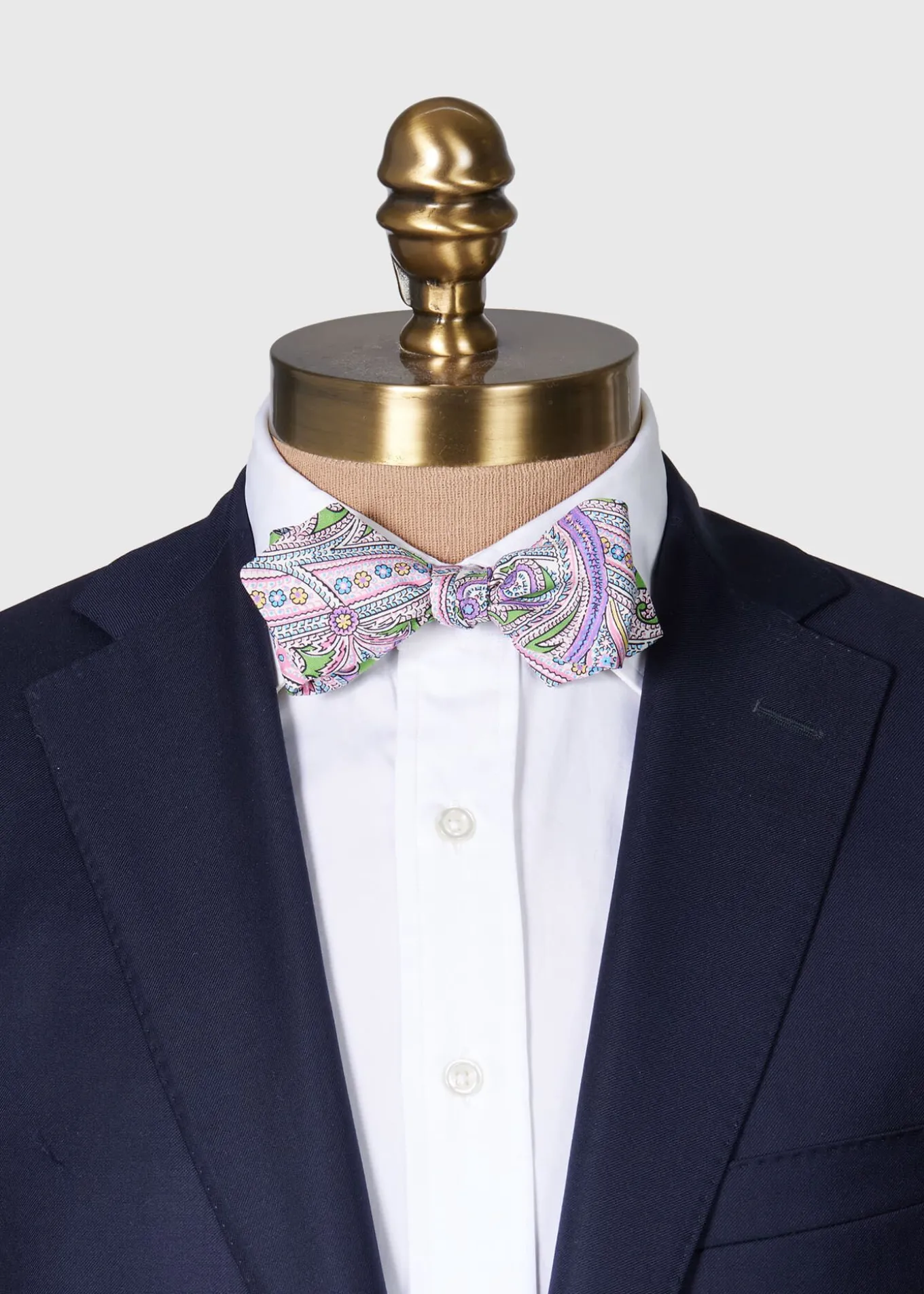 silk_twill_paisley_bow_ti_1.webp Silk Twill Paisley Bow Tie
