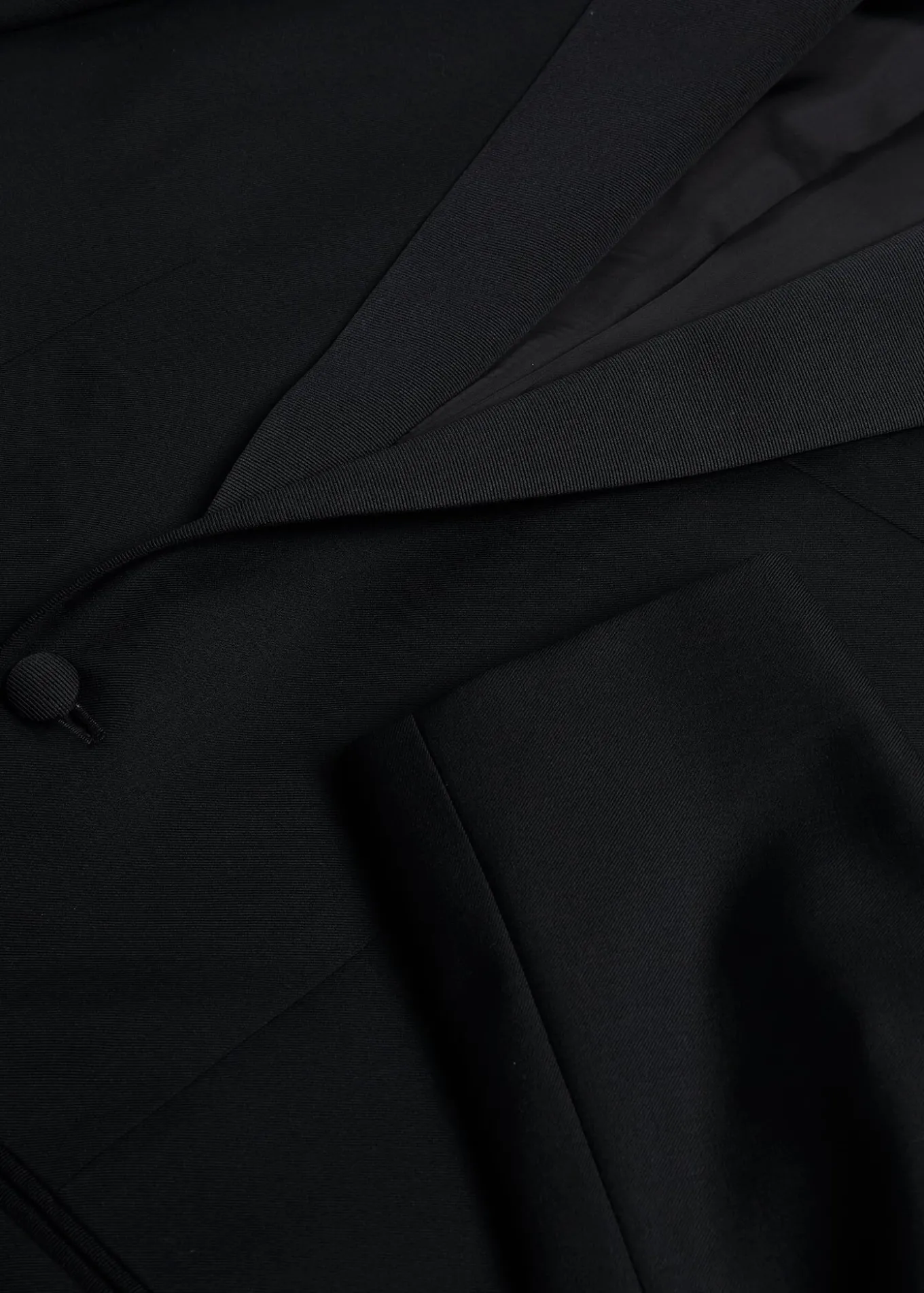 super_s_wool_peak_lapel_t_3.webp Super 110s Wool Peak Lapel Tuxedo